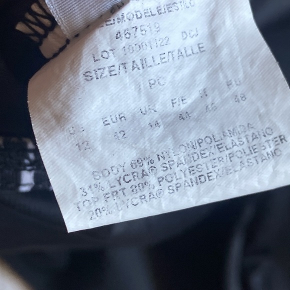 Miraclesuit- Touche One Piece in Colorblock - Picture 6 of 10